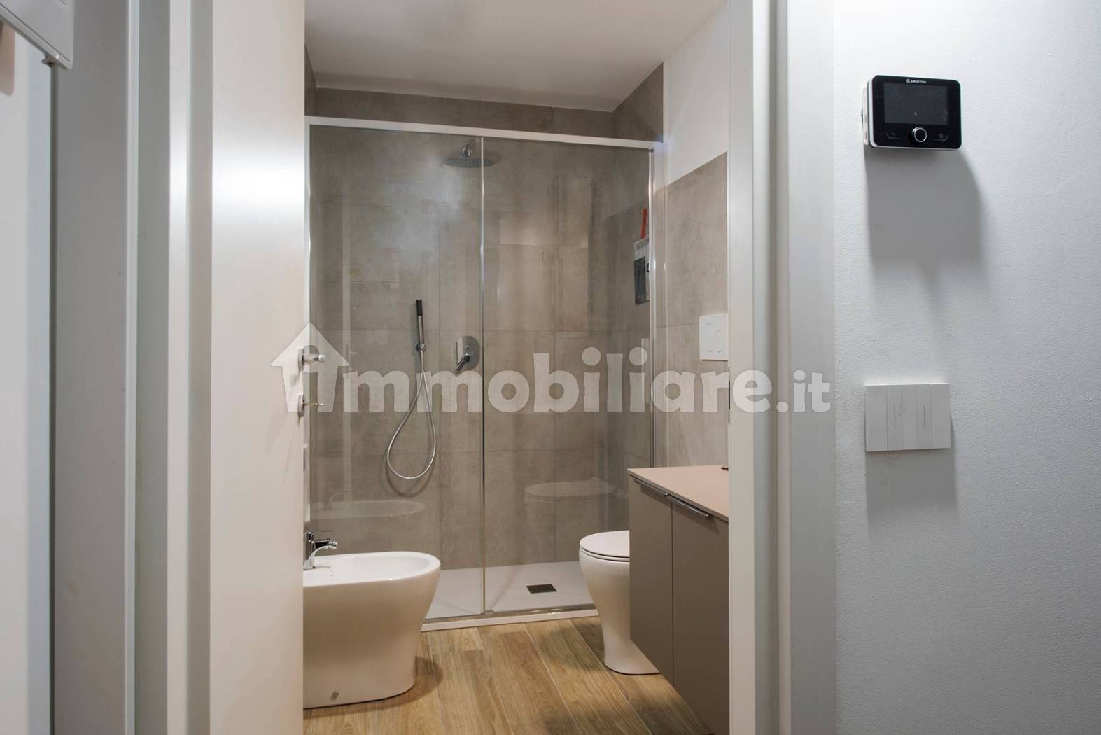 Bagno con doccia