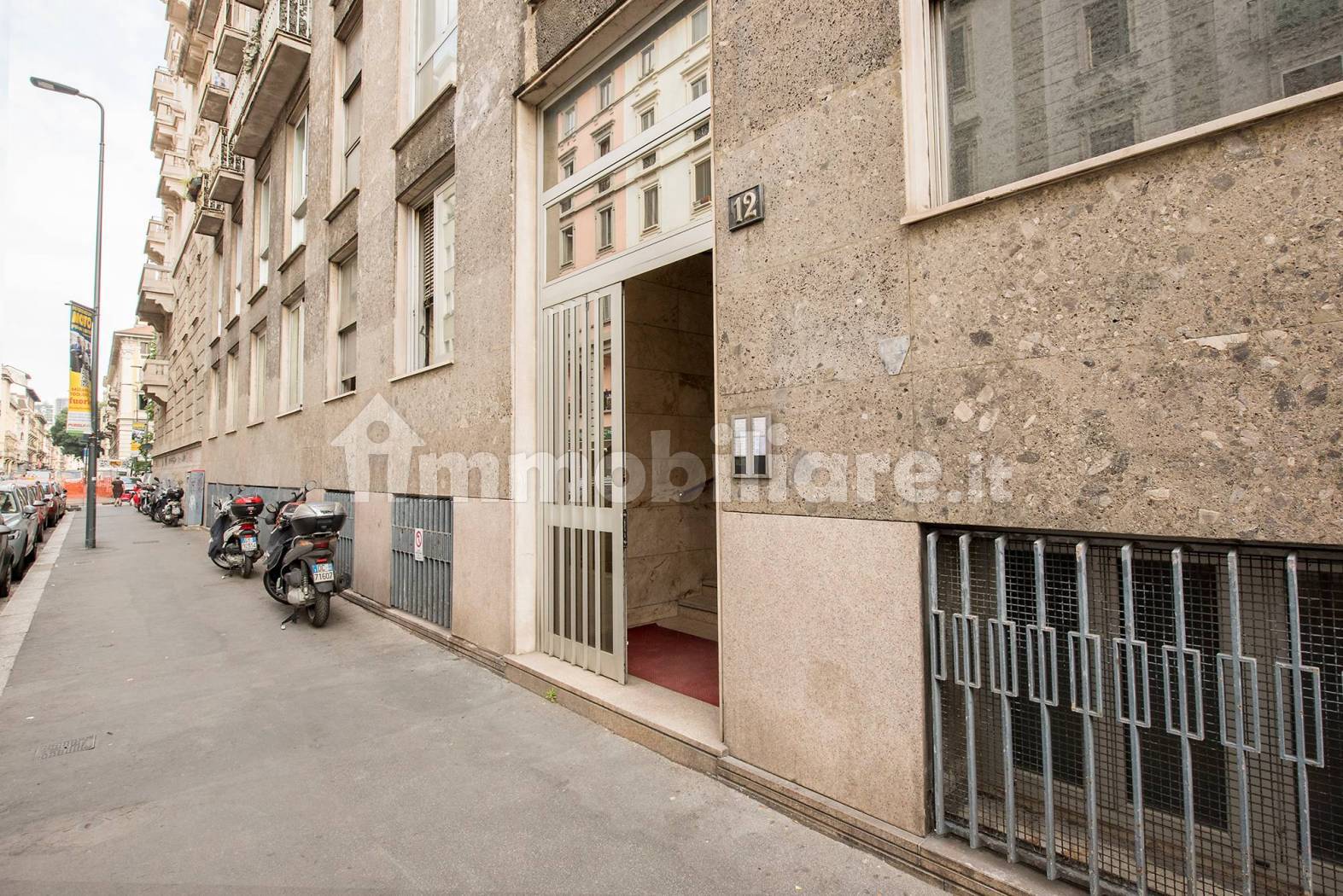 Ingresso e scalinata